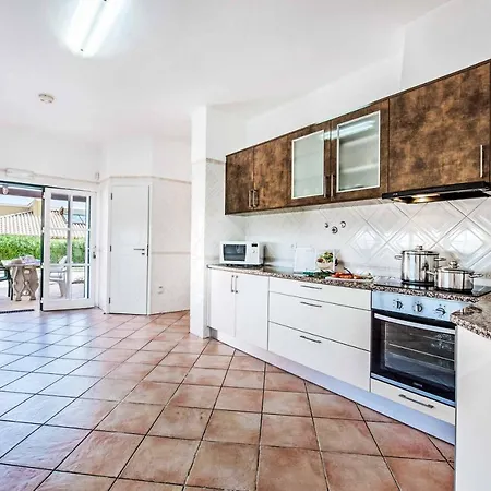 Luis Вилла Gale (Albufeira)